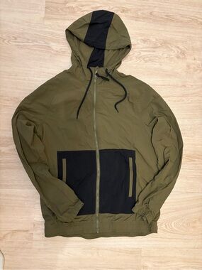 bp Olive Green Windbreaker Jacket with Black Pocket & Hood Accent Size Small